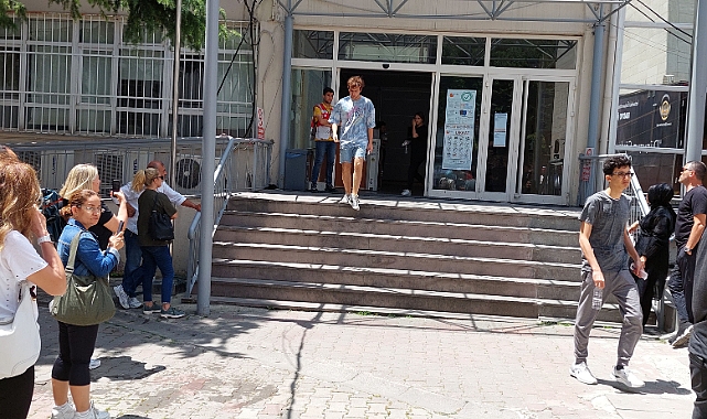 YKS'de 2. oturum sona erdi