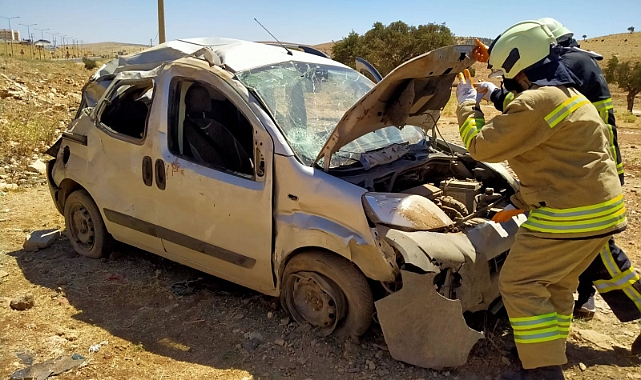 Araç yoldan çıktı 3 yaralı