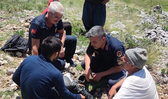 Dengesini kaybeden vatandaş kayalıklardan düştü