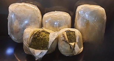 Narkotik uygulamasında 5.5 kilogram esrar yakalandı