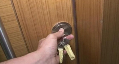 Evde tutulan yabancı uyruklu 3 kadın kurtarıldı