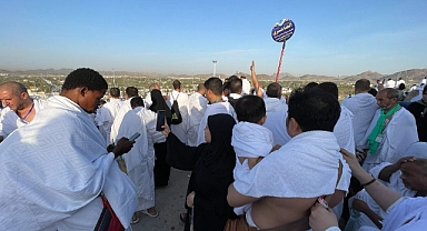 Hacı adayları Arafat’ta buluştu!