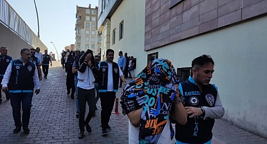 Kataloglarla fuhuş yaptıran çeteye dev operasyon!
