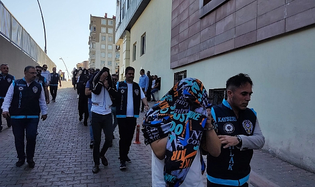 Kataloglarla fuhuş yaptıran çeteye dev operasyon!