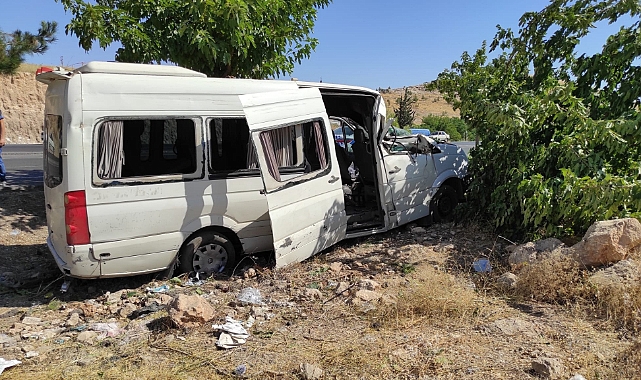 Şanlıurfa'da işçi servisi kaza yaptı: 15 Yaralı