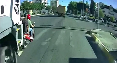 Şanlıurfa 'da 2 kişinin öldüğü kaza anı kamerada