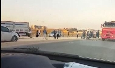Sepetli motosiklet kamyonete çarptı! 1 ölü, 2 yaralı