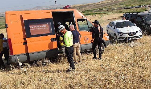 Su kanalına giren genç akıntıya kapıldı!