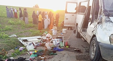 Urfalı tarım işçileri Mardin'de kaza yaptı! 2 ölü, 17 yaralı
