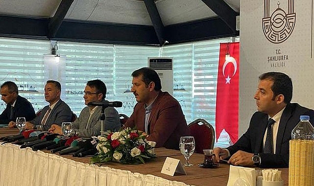 Vali Ayhan, Basın mensuplarıyla bir araya geldi!