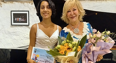 17 yaşındaki Defne ödüle doymuyor