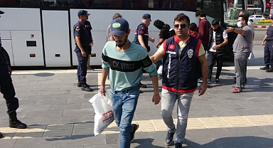 76 kaçak göçmen yakalandı