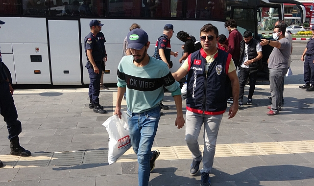 76 kaçak göçmen yakalandı