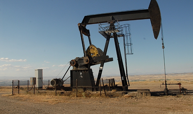 Brent petrol 100 doların altında işlem görüyor