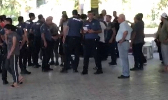 Cenazede kavga çıktı 6 kişi silah ve bıçakla yaralandı