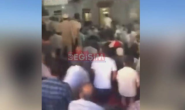 Cuma namazında gerginlik yaşandı