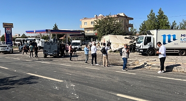 Derik'te yaşanan kazanın ardından vatandaşlar kaza yerine akın etti