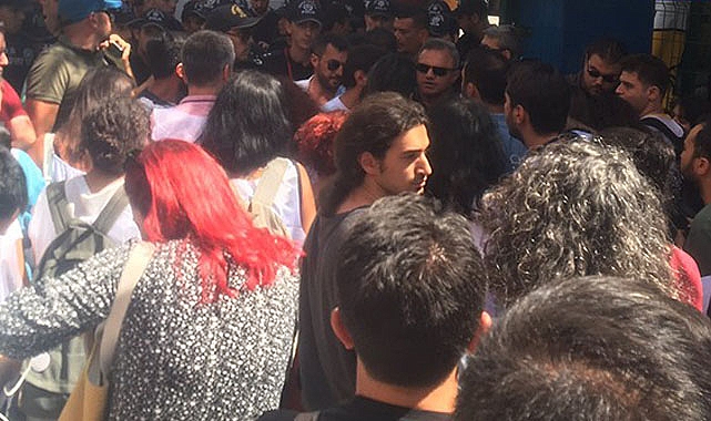 Eylem yapan öğretmenler gözaltına alındı!
