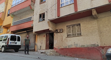 Hırsızın kira parasını çalması kameraya yansıdı