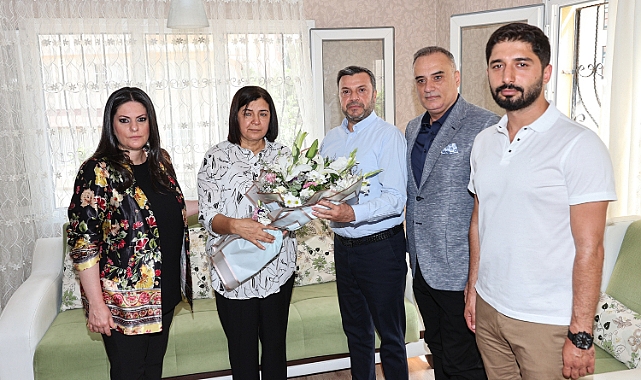 İşten çıkarılan şehit eşine Yüreğir Belediyesi sahip çıktı