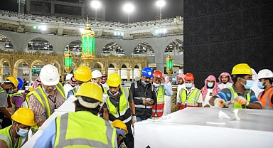 Kabe'nin etrafındaki bariyerler 2,5 yıl sonra kaldırdı