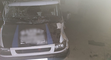 Kamyonet şarampole yuvarlandı: 2’si ağır 3 yaralı