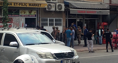 Kayınpederini öldürüp eşini rehin aldı