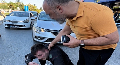 Kızına uyuşturucu satan şahsı döverek karakola götürdü