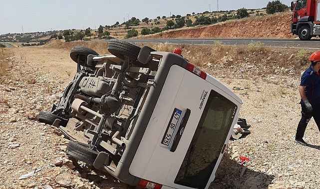 Mardin'de minibüs şarampole yuvarlandı