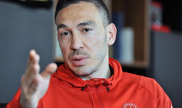 Mevlüt Erdinç futbola veda etti