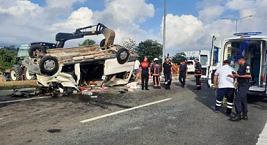 Mevsimlik işçileri taşıyan araç kaza yaptı: 1 ölü, 19 yaralı