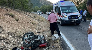 Motosiklet kaza yaptı sürücüsü ağır yaralandı