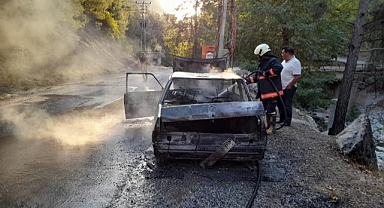 Otomobilde yangın çıktı kullanılamaz hale geldi