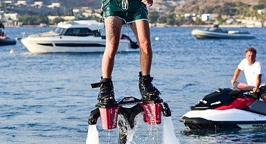 Özkan ailesi flyboard yaparken görüntülendi