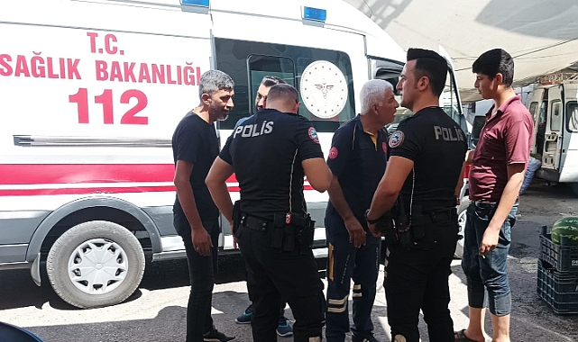 Pazarda bıçaklı kavga: 2 kişi yaralandı