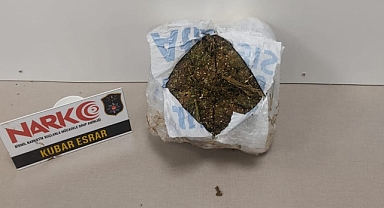 Polis arazide toprağa gömülü uyuşturucu madde buldu