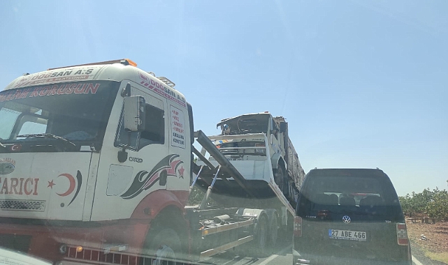 Şanlıurfa’da fayans yüklü kamyon devrildi!