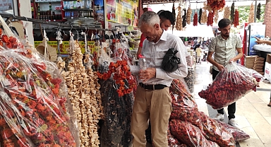Şanlıurfa'da tarihi çarşıda renk cümbüşü yaşandı