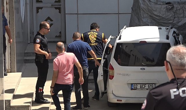 Sokak ortasında bıçaklanan yaşlı adam hayatını kaybetti