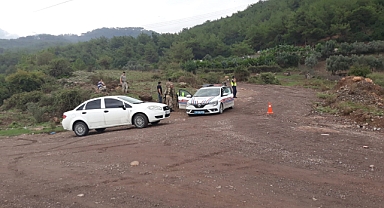 Taş ocağı çalışanlarını taşıyan pikap dereye uçtu: 3 ölü