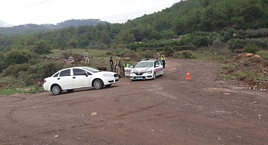Taş ocağı çalışanlarını taşıyan pikap dereye uçtu: 3 ölü