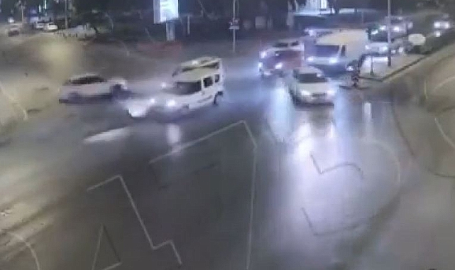Trafik kazaları güvenlik kamerasına yansıdı
