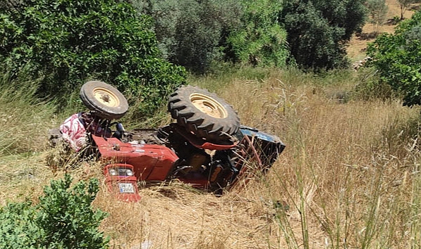 Traktör şarampole uçtu: 2 ölü, 5 yaralı