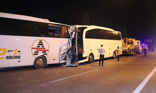 Tur otobüsü yolcu otobüsüne çarptı! 2’si ağır 25 yaralı