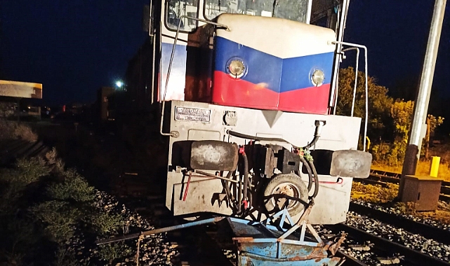 Yük treni eşek arabasına çarptı 1 kişi ağır yaralandı