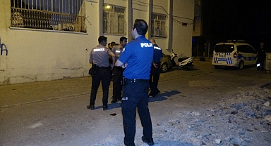 4 katlı binaya kurşun yağdırdılar