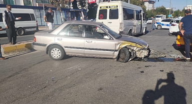 7 otomobil bir birine girdi: 1 yaralı