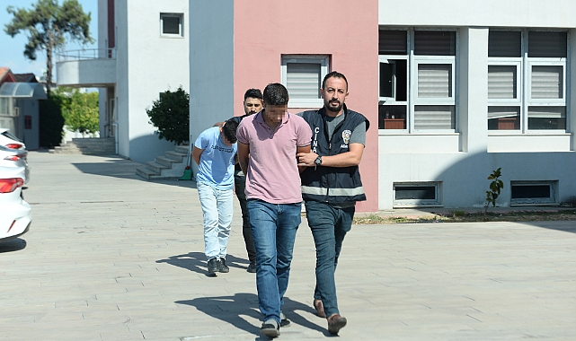 Adana’da kıraathaneye baskın