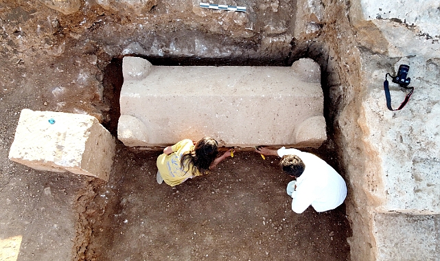 Adıyaman'da 800 yıllık mezar bulundu