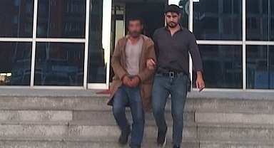 Arkadaşını sırtından ve göğsünden bıçakladı